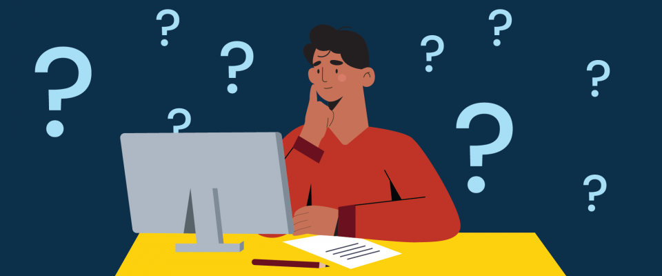 Homme assis devant un ordinateur entouré de points d'interrogation.