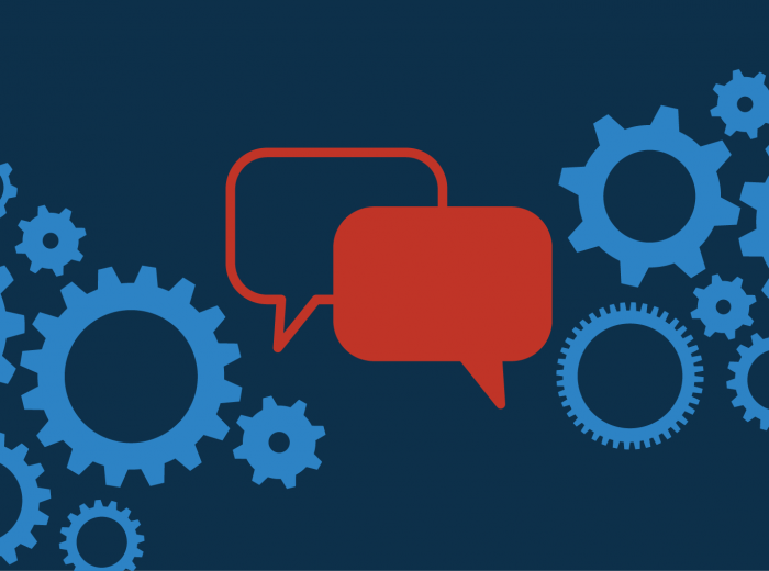 Fond bleu avec des rouages et des bulles de dialogue