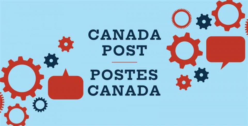 Graphisme bleu clair avec l'inscription « Canada Post, Postes Canada » au centre, entouré d'un motif représentant des rouages.
