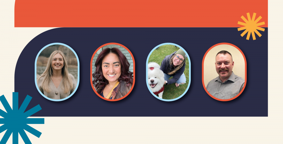 photo des membres sur un fond coloré